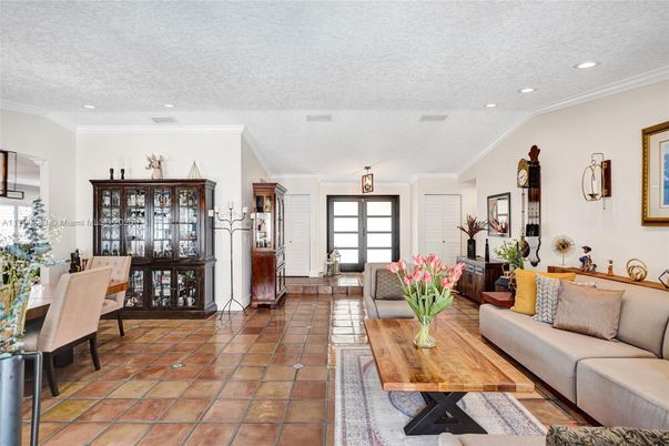 Dining room, Interior, Living room, Recessed Lighting