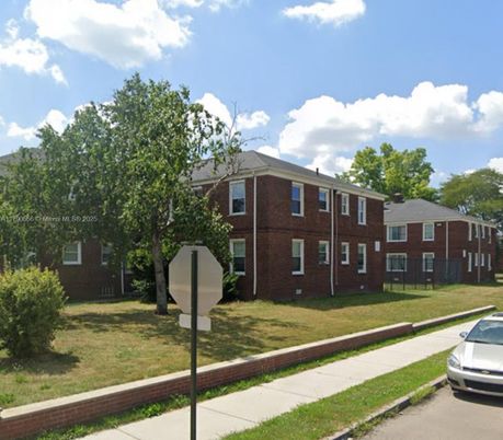 Exterior, Facade, Brick Facade, Georgian