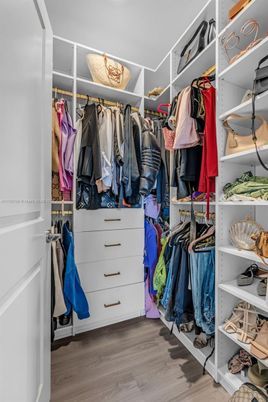 Interior, Walk-in Closets, Wood Texture Flooring