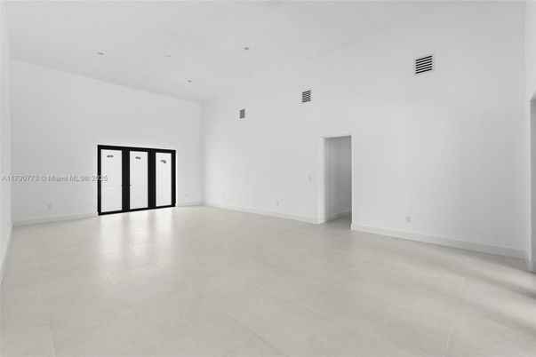 Empty room, Interior, Recessed Lighting