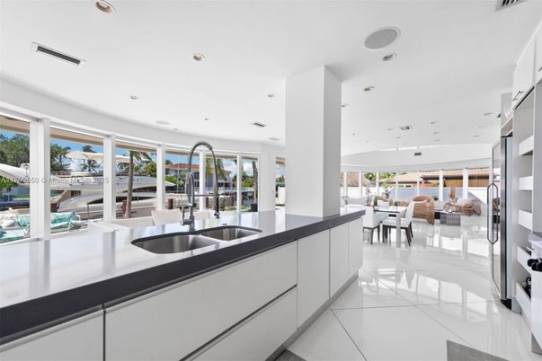 Dining room, Interior, Kitchen, Recessed Lighting