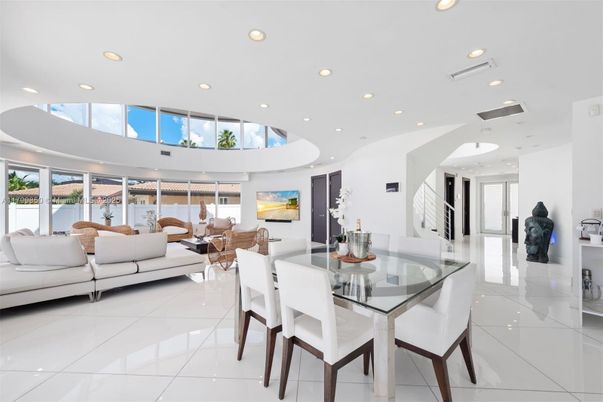 Home Office, Interior, Living room, Recessed Lighting, Wood Texture Flooring