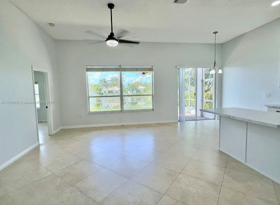 Empty room, Interior, Pendant Lights, Recessed Lighting