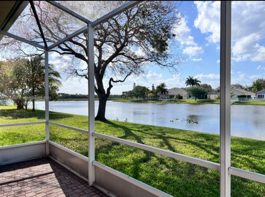 Interior, Sun Room, Water