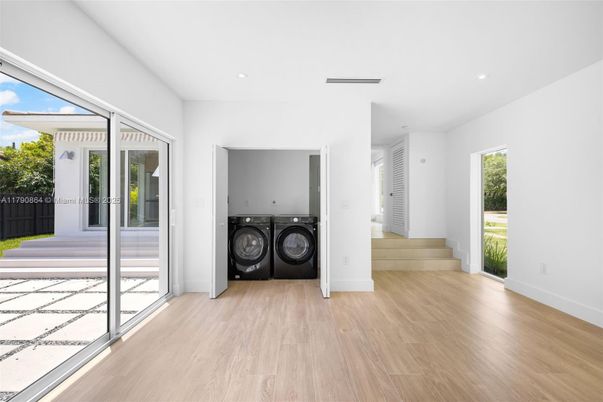 Interior, Recessed Lighting, Utility Closets, Washer, Wood Texture Flooring