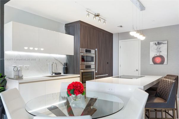 Dining room, Interior, Kitchen, Pendant Lights, Stainless Steel Appliances