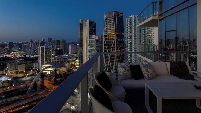 Exterior, Other, Skyline