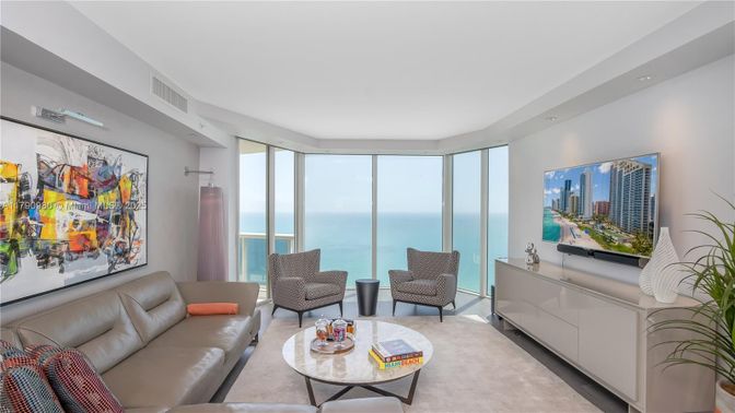 Interior, Living room, Recessed Lighting, Water
