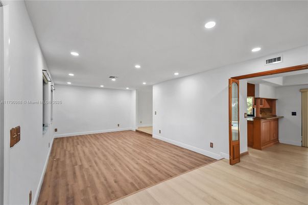 Empty room, Interior, Recessed Lighting, Wood Texture Flooring