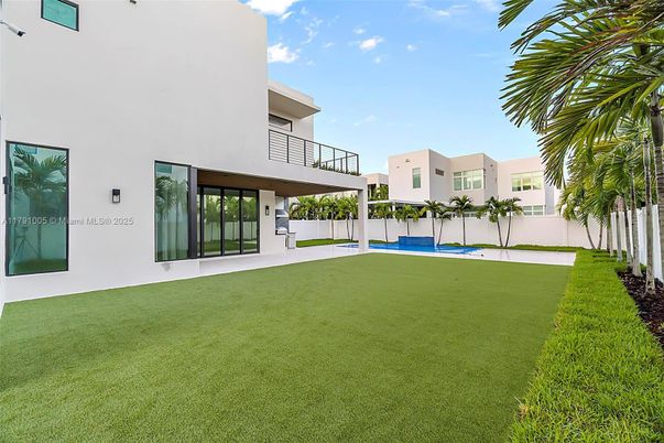 Backyard, Exterior, Pool