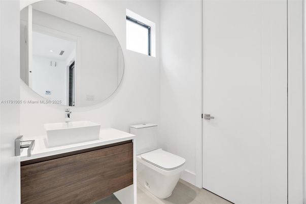 Bathroom, Interior, Recessed Lighting