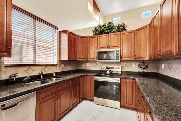 Interior, Kitchen, Marble, Stainless Steel Appliances