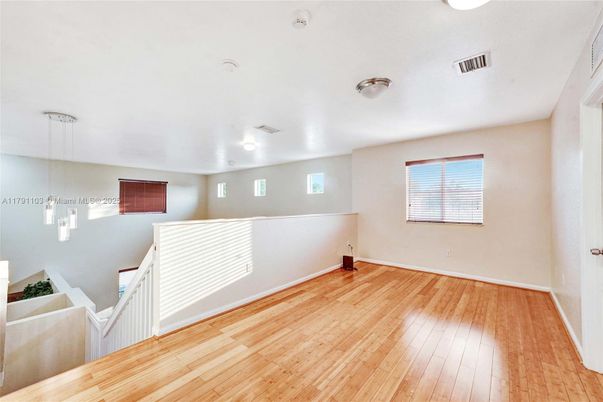 Interior, Pendant Lights, Wood Texture Flooring