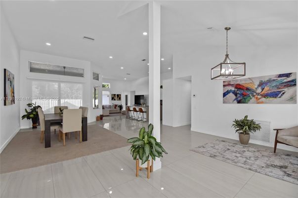 Dining room, Interior, Pendant Lights, Recessed Lighting
