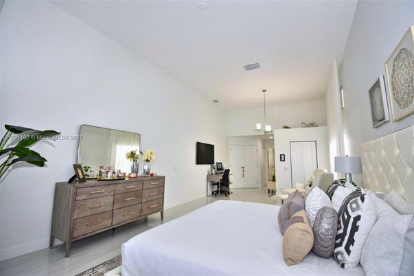 Bedroom, Interior, Pendant Lights, Wood Texture Flooring