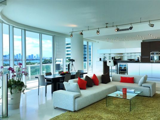Dining room, Interior, Kitchen, Living room, Stainless Steel Appliances