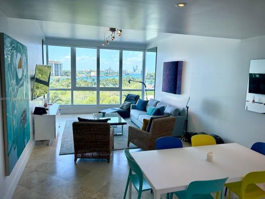 Dining room, Interior, Living room, Recessed Lighting