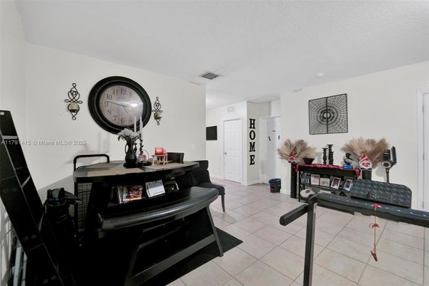 Dining room, Interior