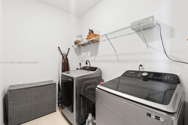 Interior, Washer