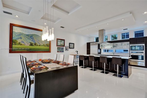 Dining room, Interior, Kitchen, Pendant Lights, Recessed Lighting, Stainless Steel Appliances