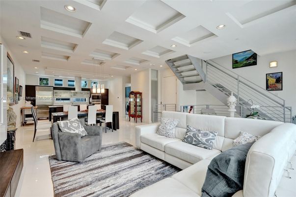 Dining room, Interior, Kitchen, Living room, Pendant Lights, Recessed Lighting, Stainless Steel Appliances