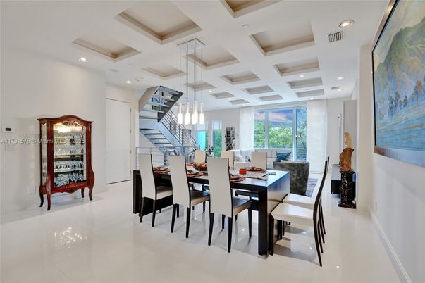 Dining room, Interior, Pendant Lights, Recessed Lighting