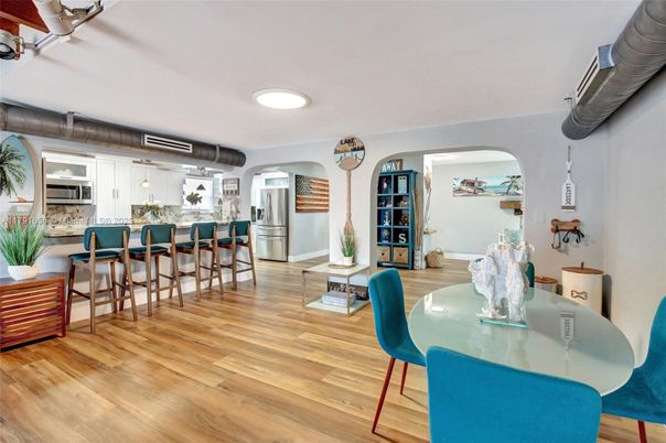 Dining room, Interior, Kitchen, Stainless Steel Appliances, Wood Texture Flooring