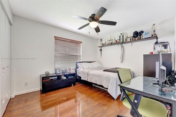 Bedroom, Home Office, Interior, Wood Texture Flooring