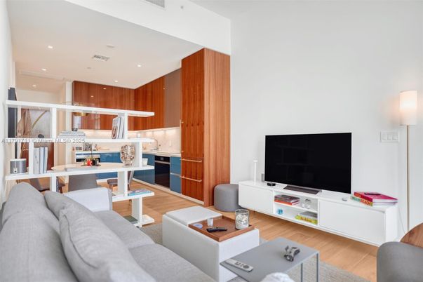 Interior, Kitchen, Living room, Recessed Lighting, Wood Texture Flooring