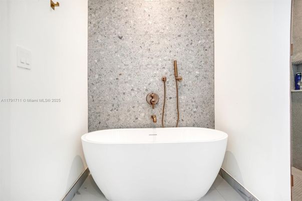 Bathroom, Free Standing Baths, Interior