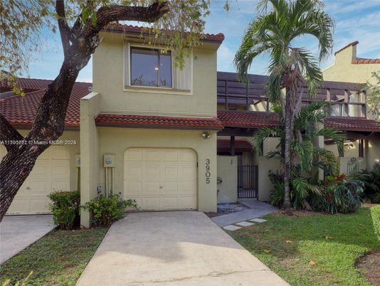 Attached, Exterior, Facade, Spanish Mediterranean