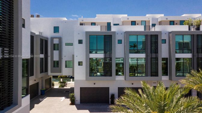 Attached, Exterior, Facade, Modern