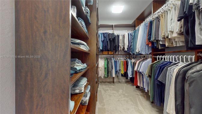 Interior, Walk-in Closets