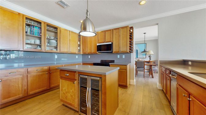 Dining room, Interior, Kitchen, Pendant Lights, Recessed Lighting, Wood Texture Flooring