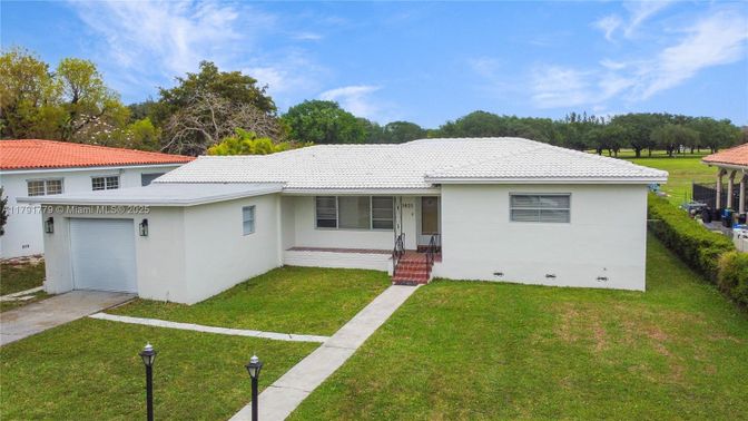 Attached, Backyard, Exterior, Facade, Ranch