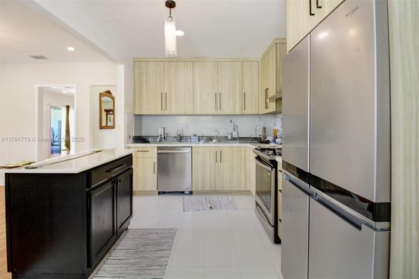 Interior, Kitchen, Pendant Lights, Recessed Lighting, Stainless Steel Appliances