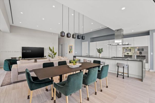 Dining room, Interior, Kitchen, Living room, Pendant Lights, Recessed Lighting, Stainless Steel Appliances