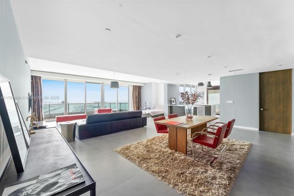 Dining room, Interior, Living room, Pendant Lights, Recessed Lighting, Water