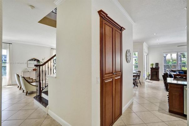 Dining room, Interior, Recessed Lighting