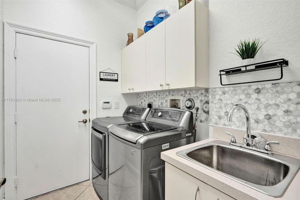 Interior, Washer