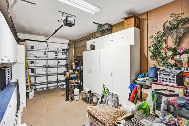 Garage, Interior