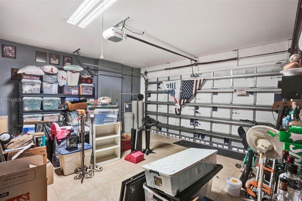 Garage, Interior