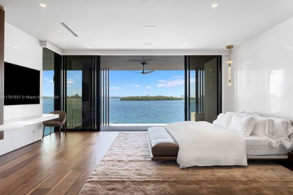 Bedroom, Interior, Pendant Lights, Recessed Lighting, Water, Wood Texture Flooring