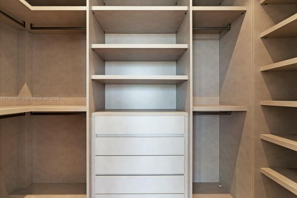 Interior, Walk-in Closets