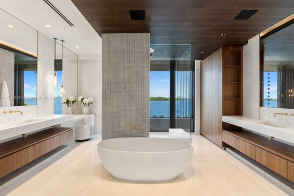Bathroom, Dual Sink Vanities, Free Standing Baths, Interior, Recessed Lighting, Water