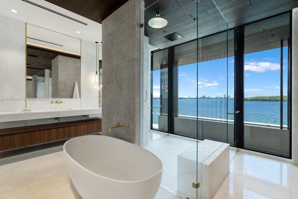 Bathroom, Free Standing Baths, Glass Shower, Interior, Pendant Lights, Recessed Lighting, Water