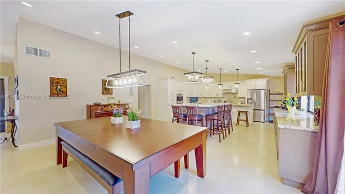 Dining room, Interior, Kitchen, Pendant Lights, Recessed Lighting, Stainless Steel Appliances