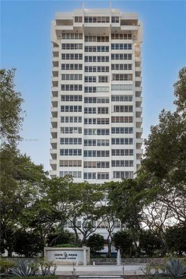 Exterior, Facade, Highrise