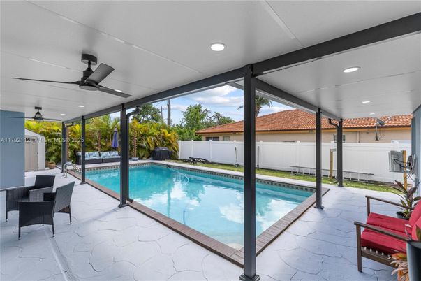 Exterior, Pool, Recessed Lighting