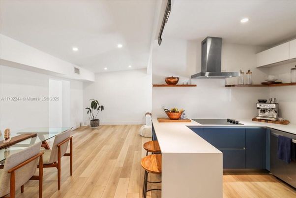 Dining room, Interior, Kitchen, Recessed Lighting, Wood Texture Flooring